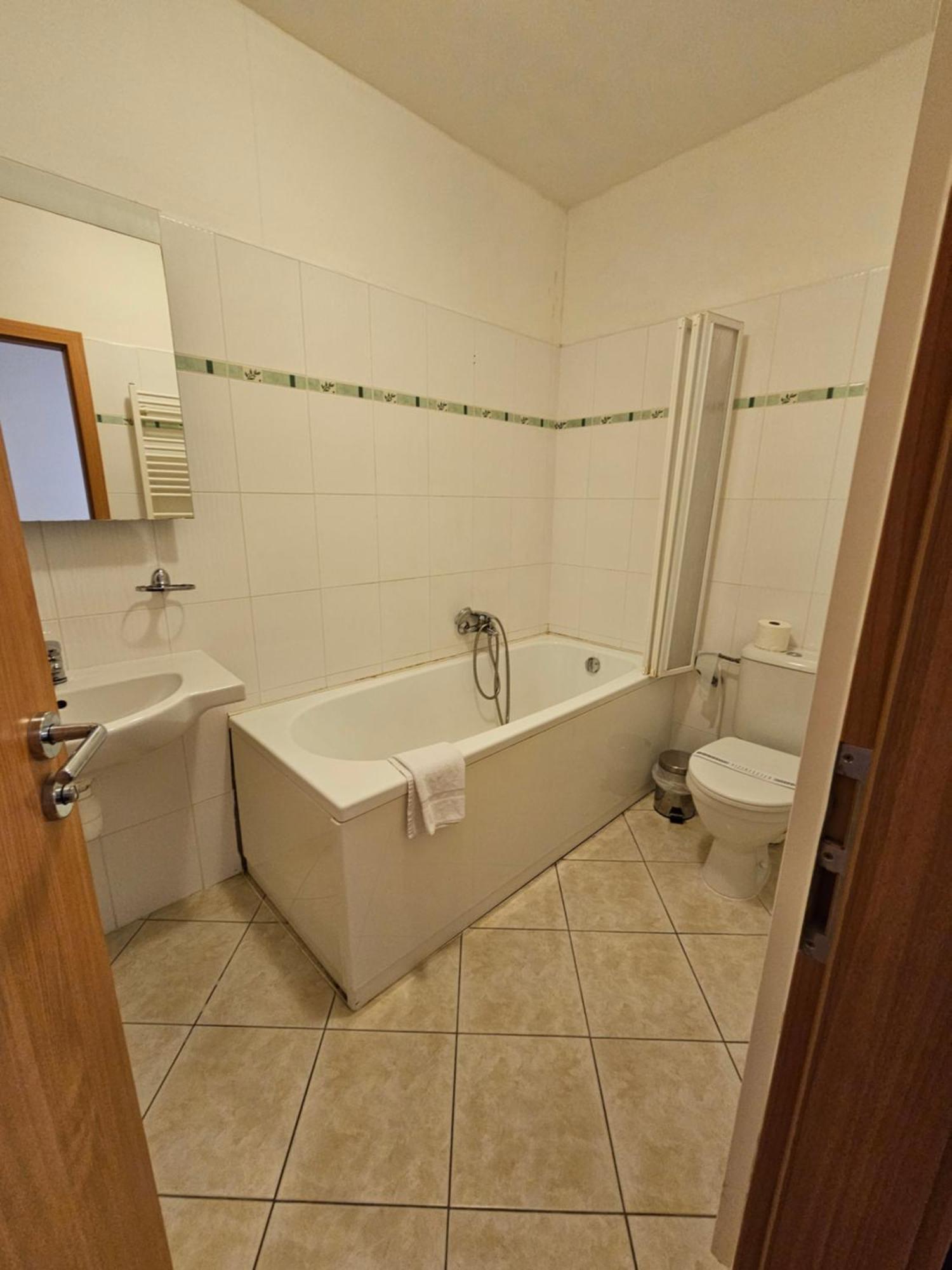 זנוימו Hotel U Divadla מראה חיצוני תמונה