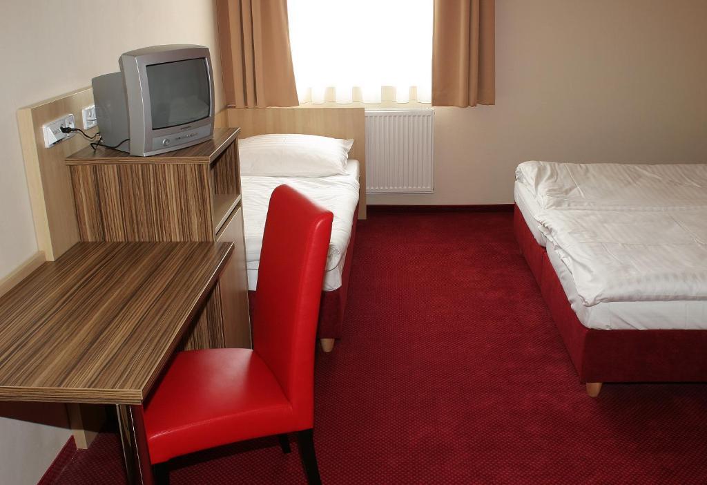 זנוימו Hotel U Divadla חדר תמונה